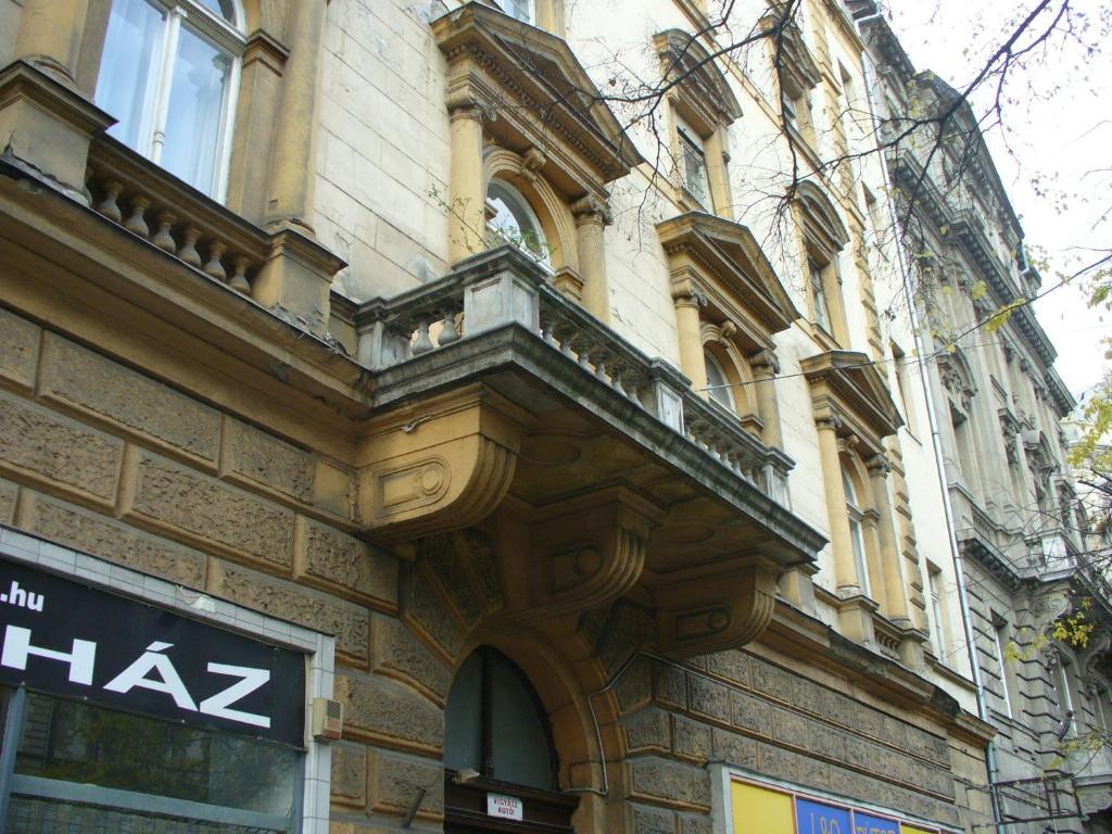 Budapest Tourist Apartments - Jozsef Koerut Exterior photo